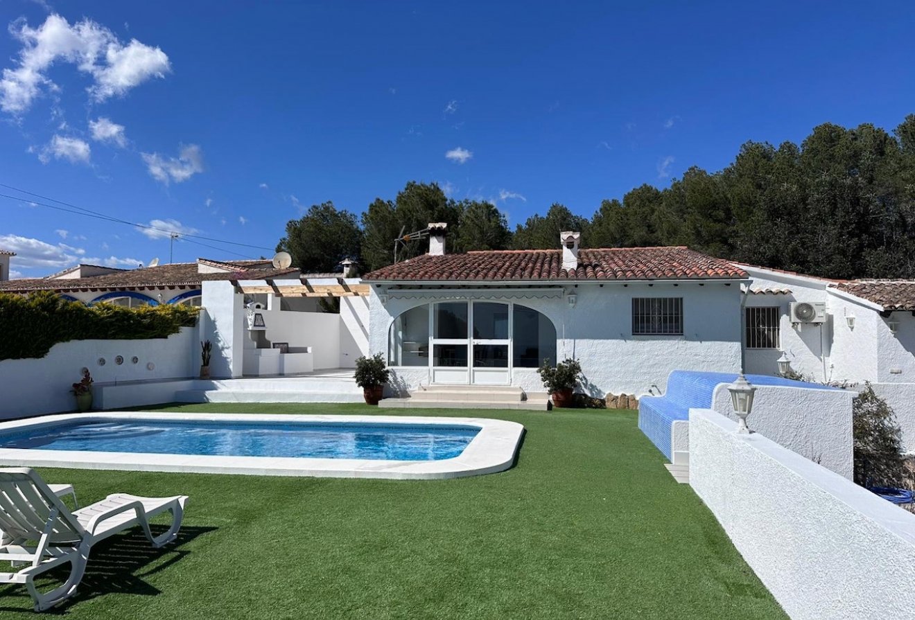 Resale - Villa -
Moraira - La Sabatera