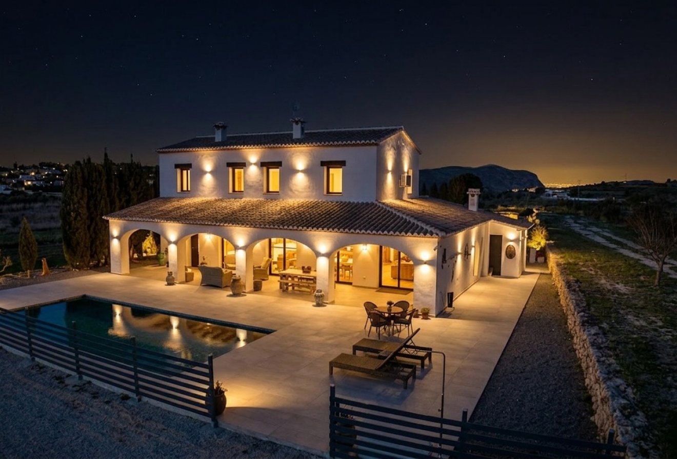 Herverkoop - Villa -
Benissa - Partida Paratella