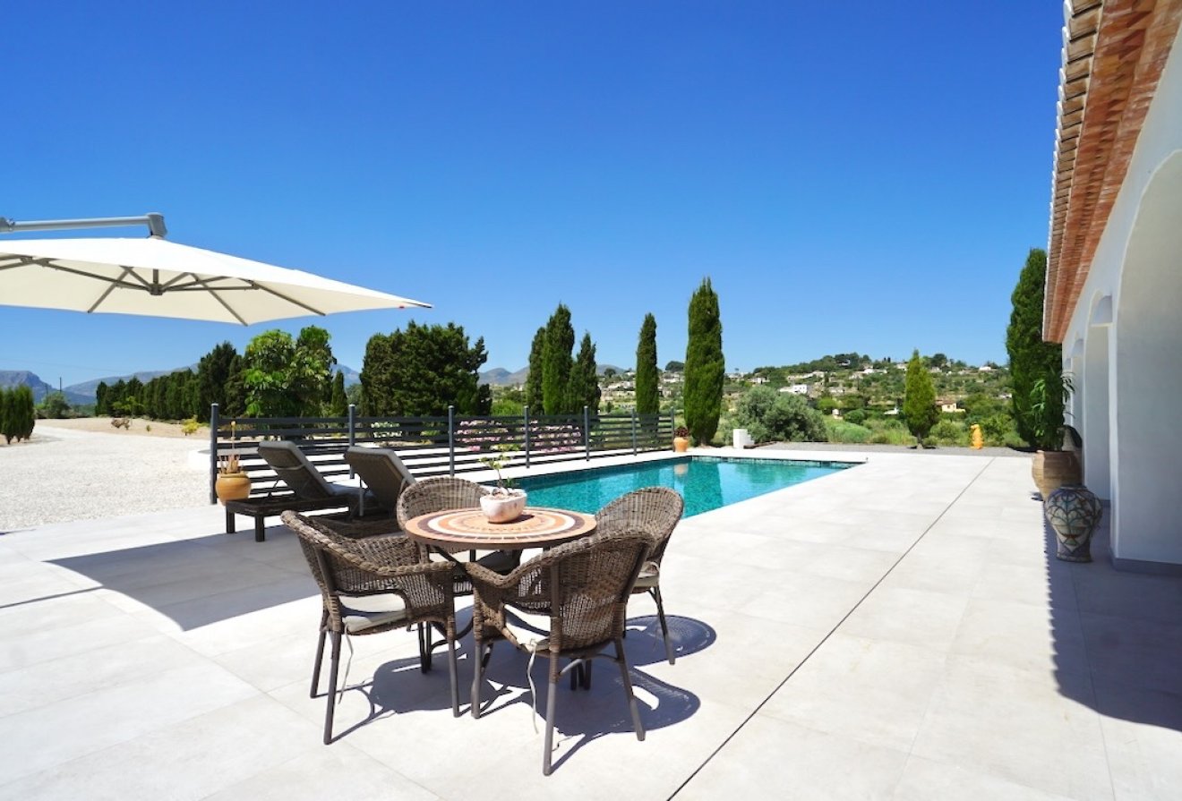Herverkoop - Villa -
Benissa - Partida Paratella