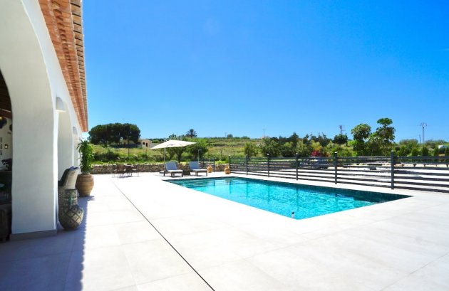 Herverkoop - Villa -
Benissa - Partida Paratella