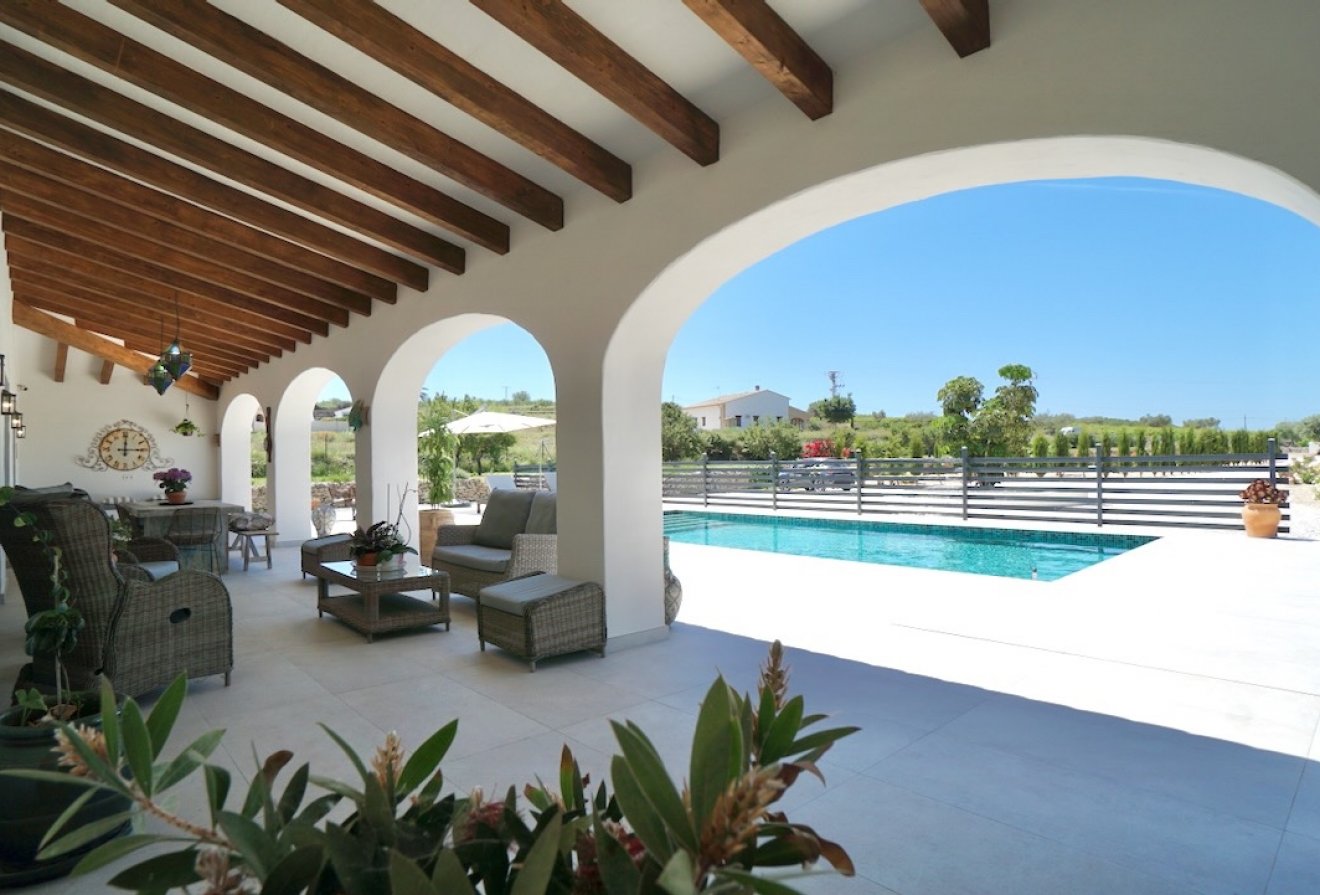 Herverkoop - Villa -
Benissa - Partida Paratella