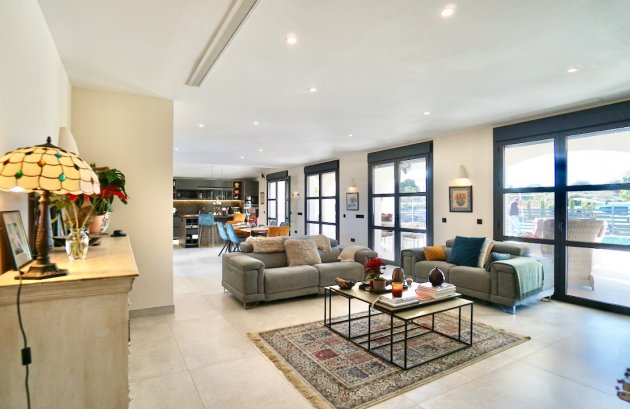Herverkoop - Villa -
Benissa - Partida Paratella