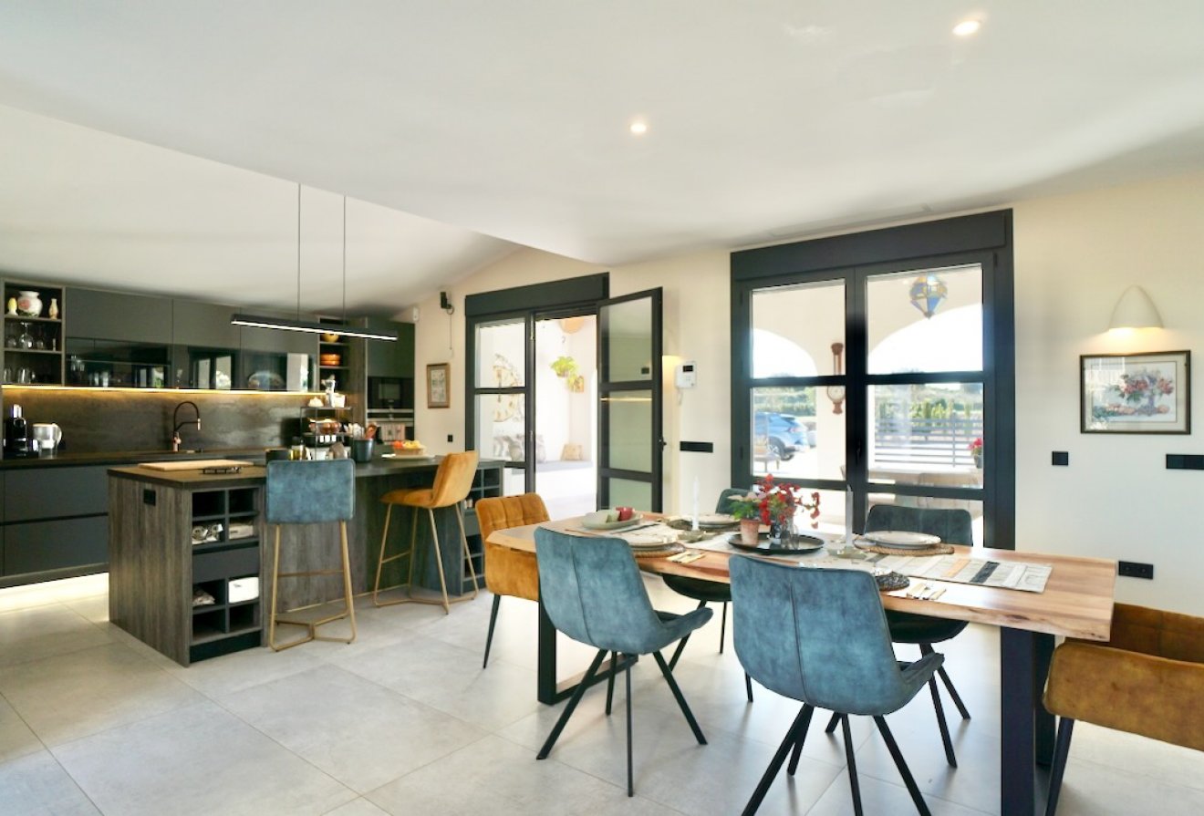 Herverkoop - Villa -
Benissa - Partida Paratella