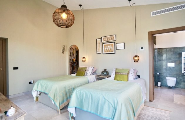 Herverkoop - Villa -
Benissa - Partida Paratella