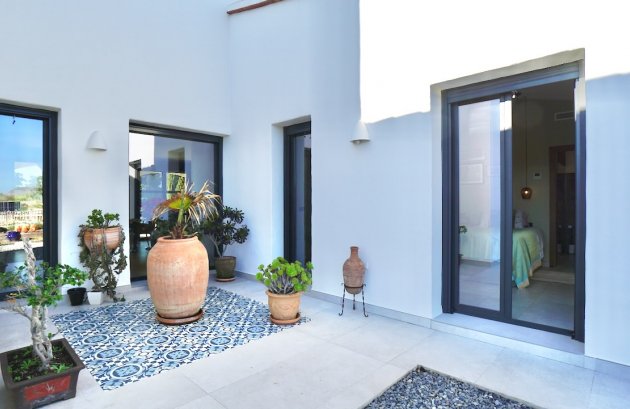 Herverkoop - Villa -
Benissa - Partida Paratella