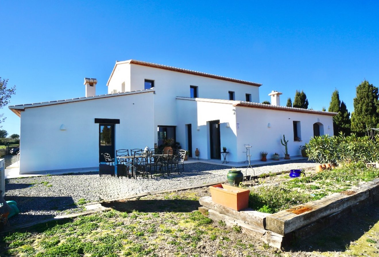 Herverkoop - Villa -
Benissa - Partida Paratella