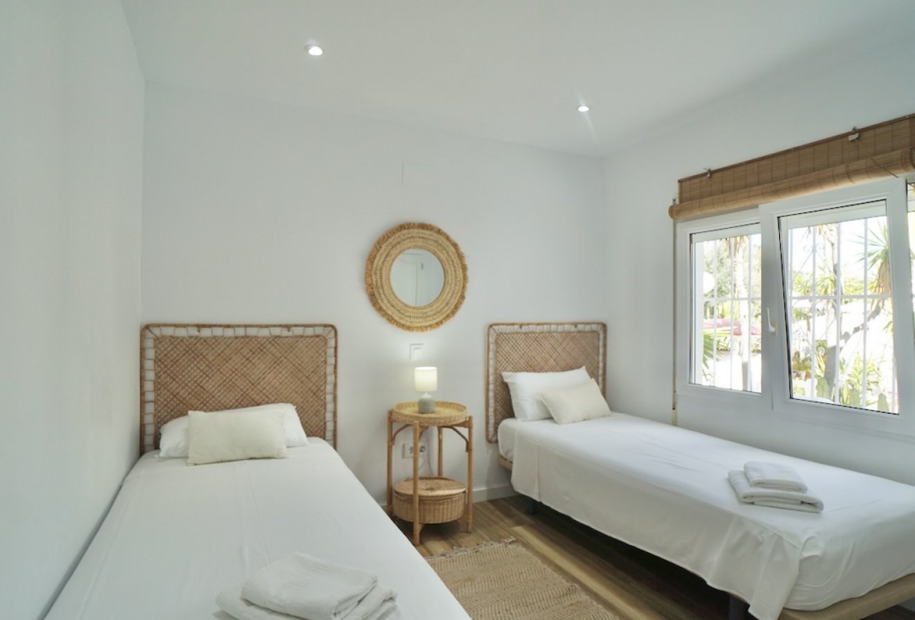 Herverkoop - Villa -
Moraira - Solpark