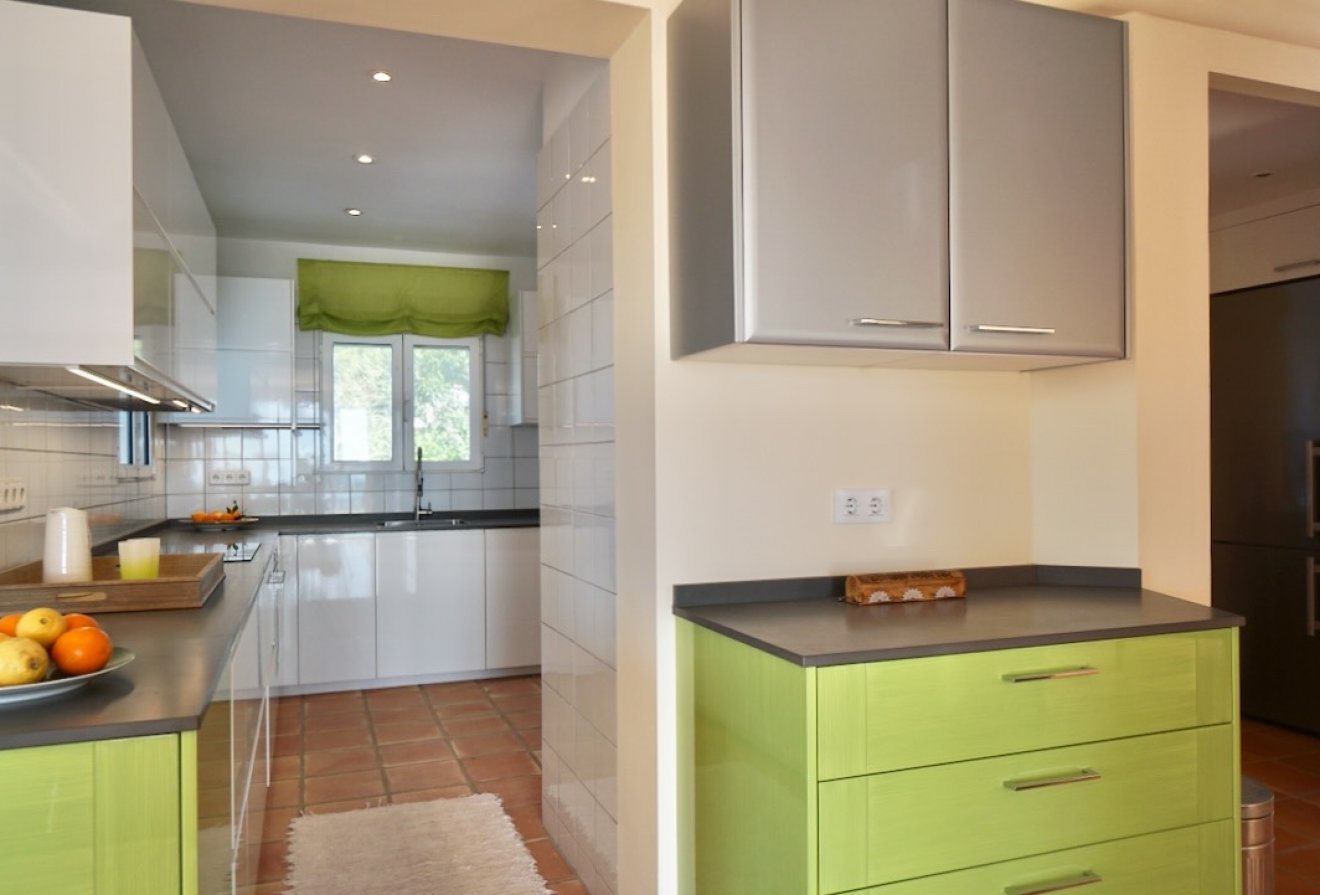 Resale - Villa -
Moraira - Costera del Mar