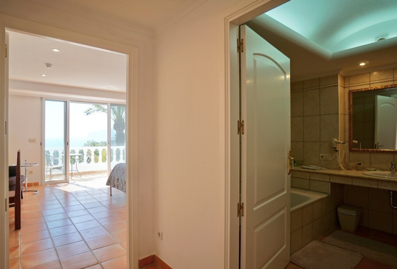 Resale - Villa -
Moraira - Costera del Mar