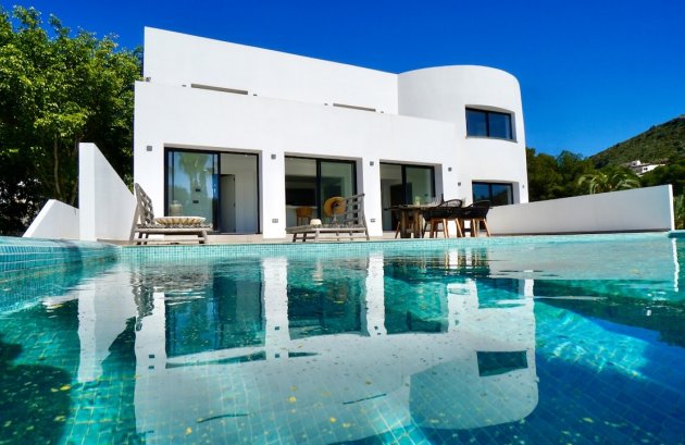 Herverkoop - Villa -
Moraira - El Portet
