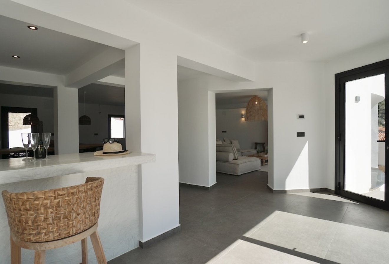 Herverkoop - Villa -
Moraira - El Portet