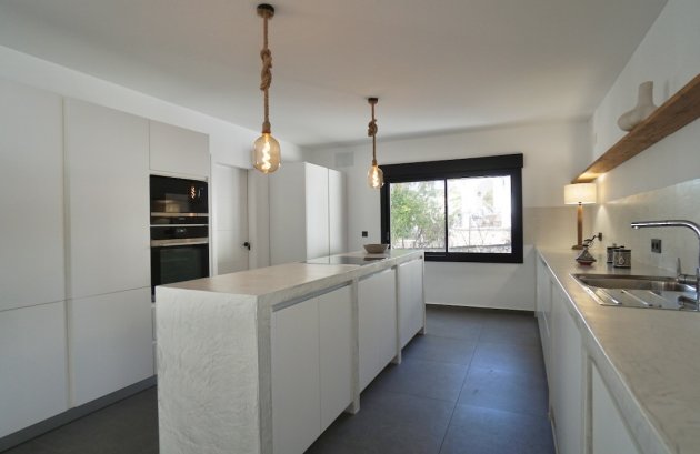 Herverkoop - Villa -
Moraira - El Portet