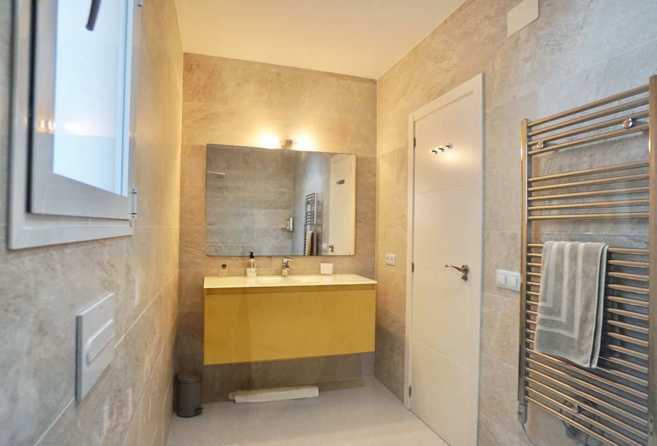 Herverkoop - Villa -
Moraira - Arnella