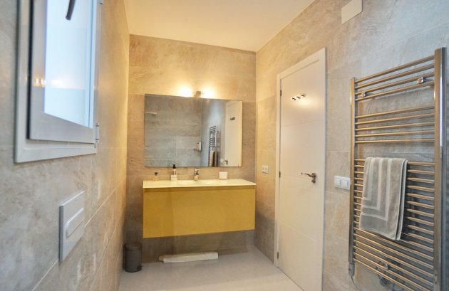 Herverkoop - Villa -
Moraira - Arnella