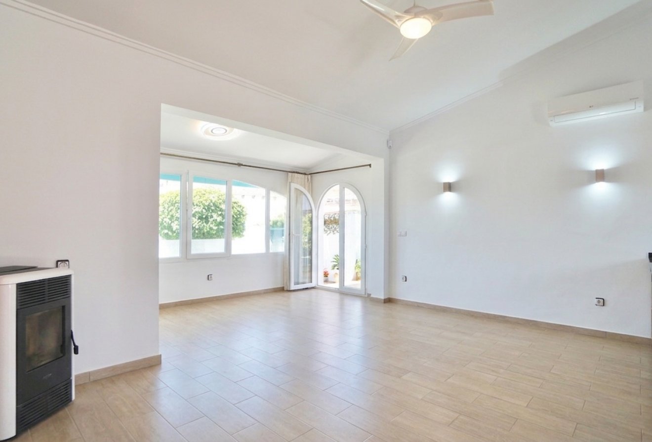 Resale - Villa -
Moraira - La Sabatera