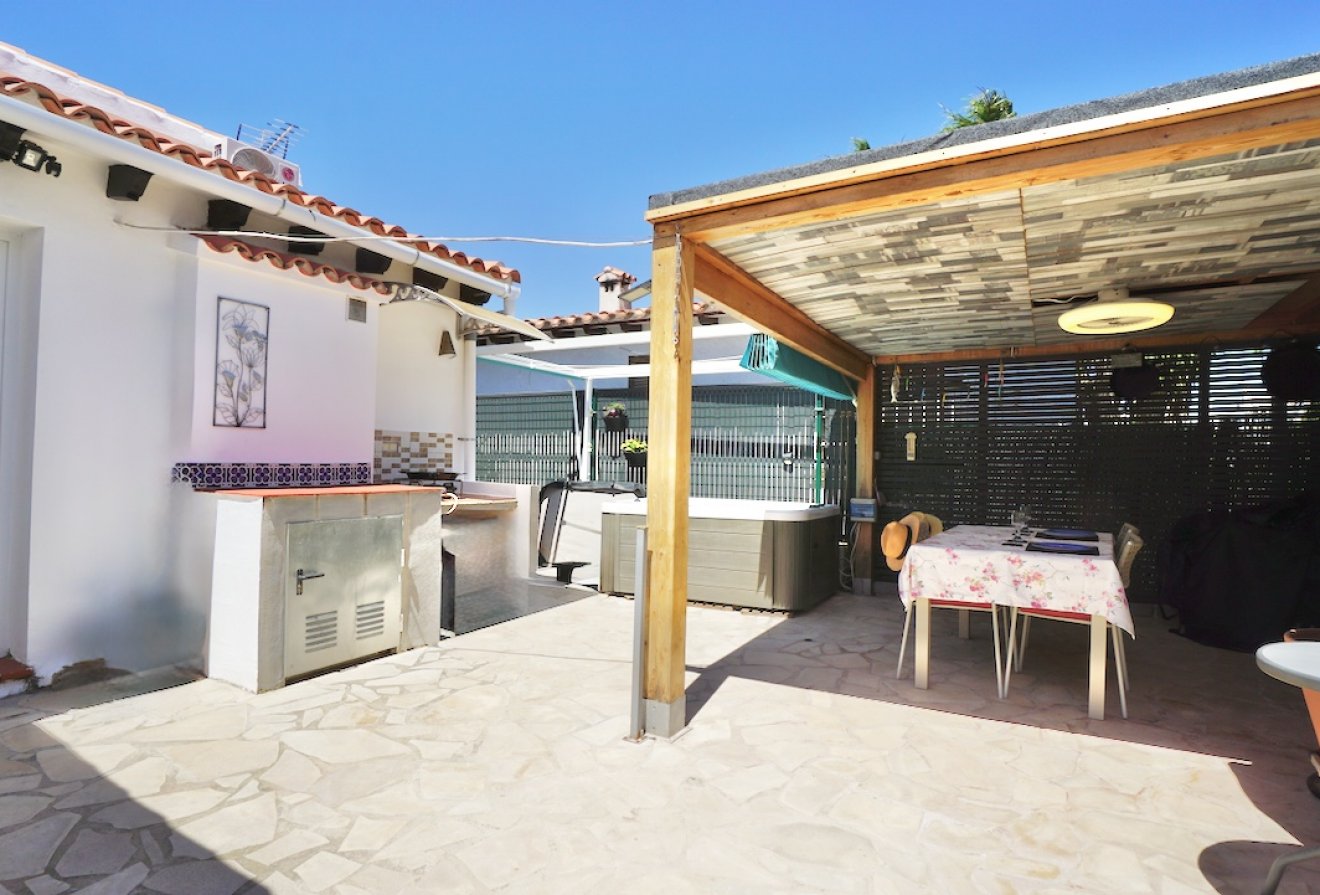 Resale - Villa -
Moraira - La Sabatera