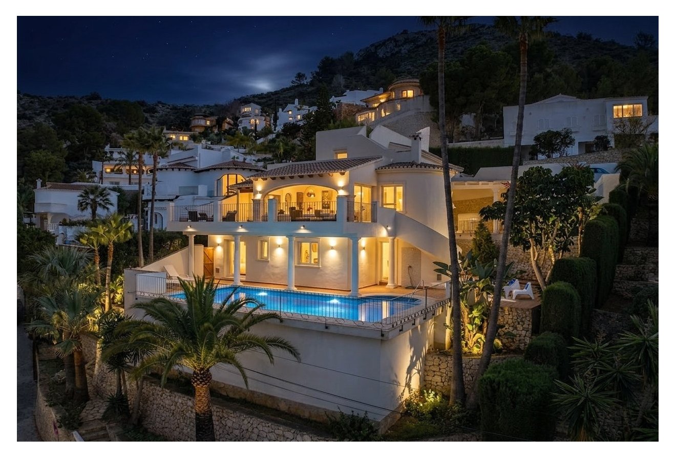 Herverkoop - Villa -
Moraira - El Portet