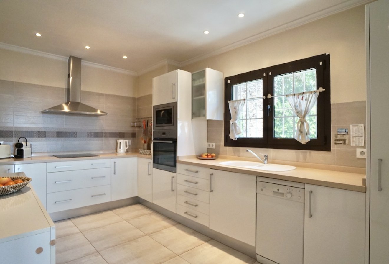 Herverkoop - Villa -
Moraira - Moravit