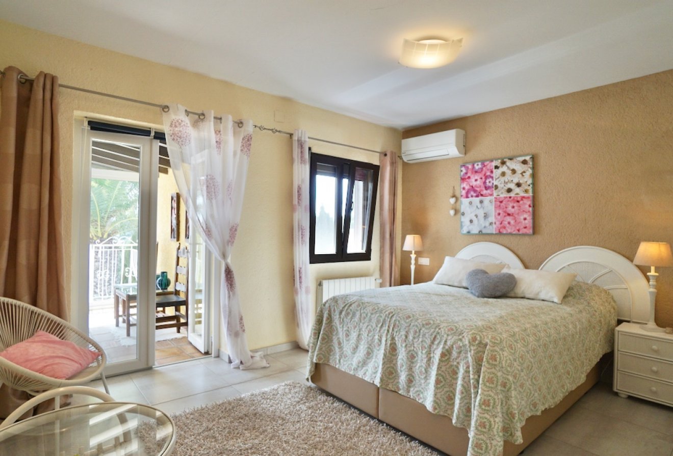 Herverkoop - Villa -
Moraira - Moravit