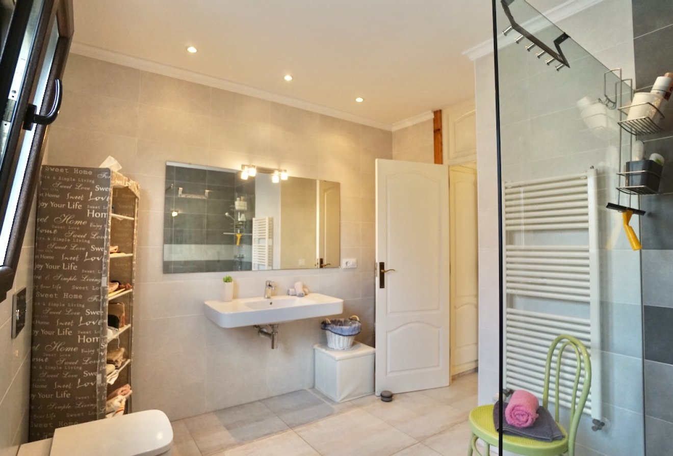 Herverkoop - Villa -
Moraira - Moravit