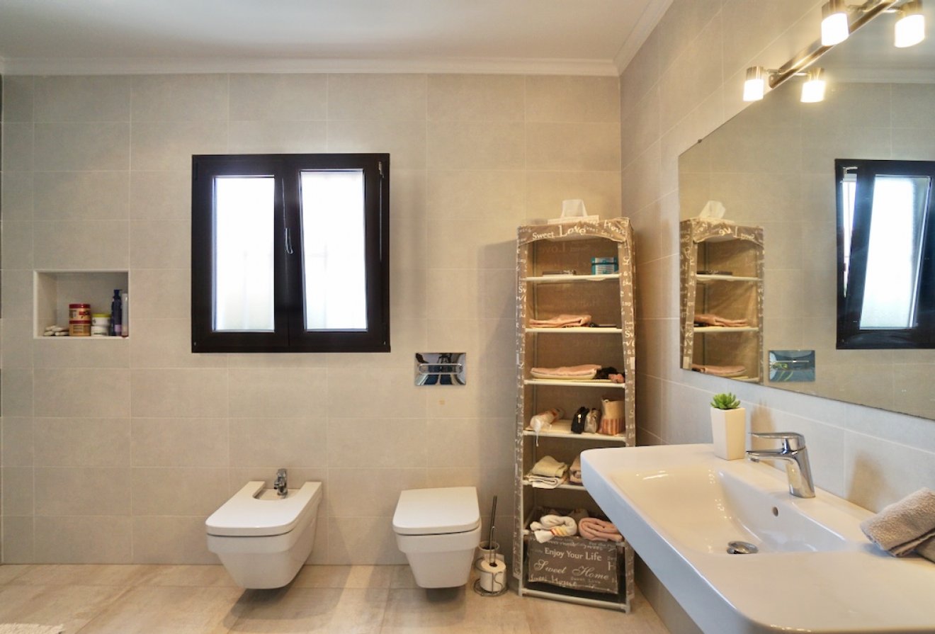 Herverkoop - Villa -
Moraira - Moravit