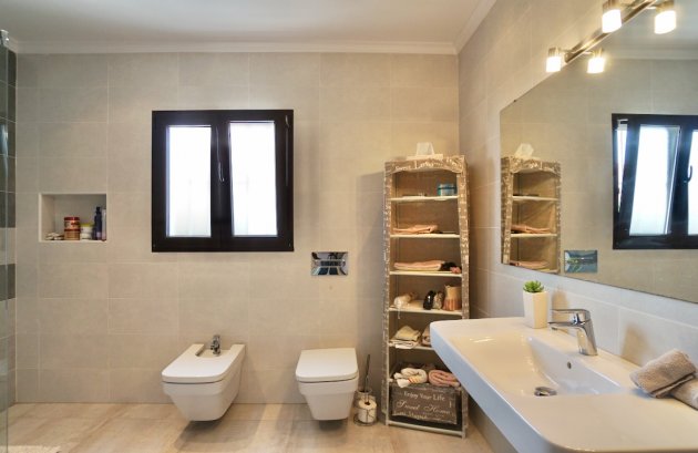 Herverkoop - Villa -
Moraira - Moravit