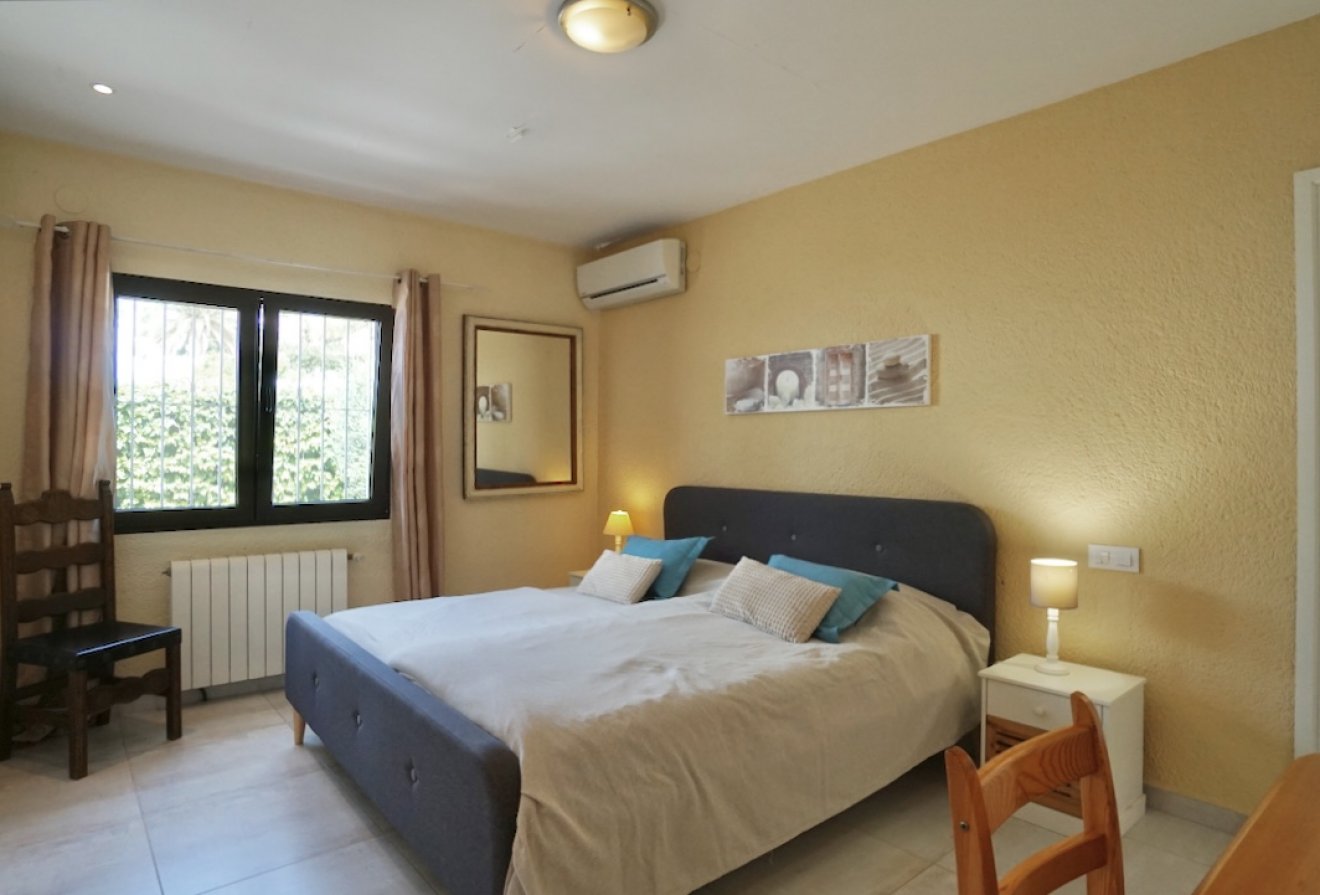 Herverkoop - Villa -
Moraira - Moravit