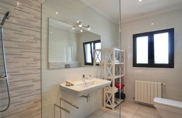Herverkoop - Villa -
Moraira - Moravit