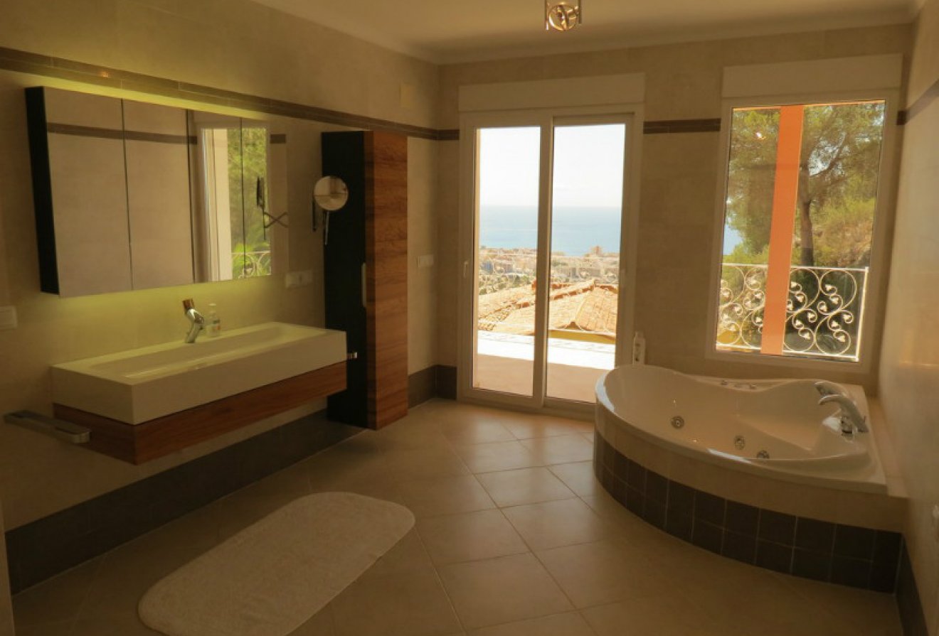 Herverkoop - Villa -
Calpe