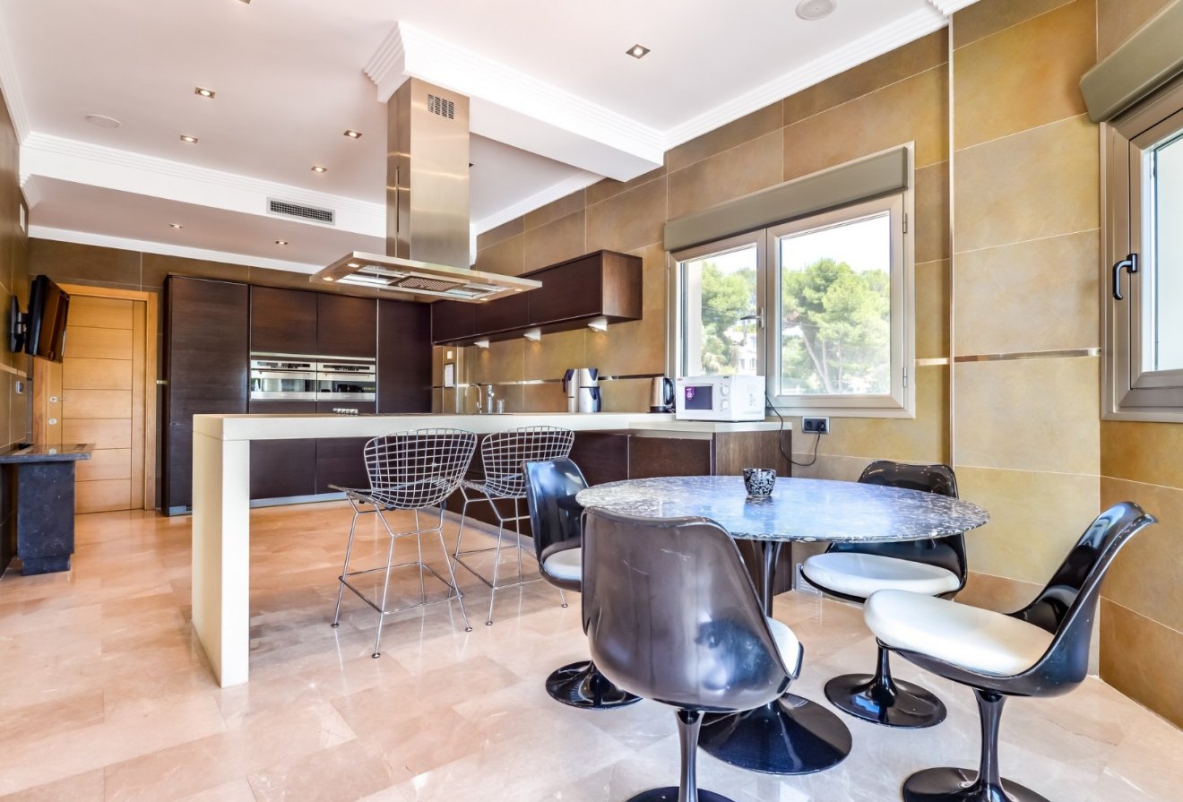 Herverkoop - Villa -
Benissa - La Fustera