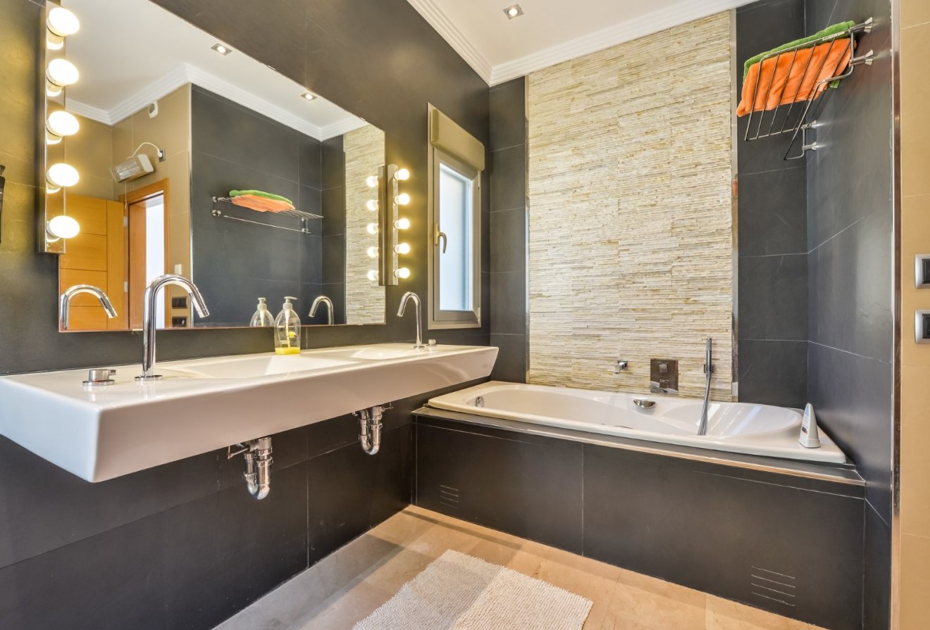 Herverkoop - Villa -
Benissa - La Fustera